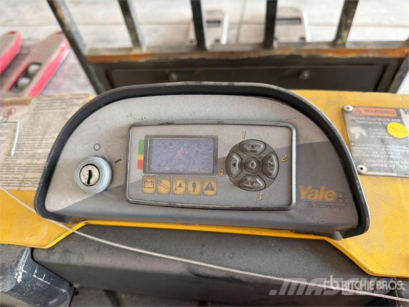 Yale MPE060LVGN24T2748 Handhubwagen