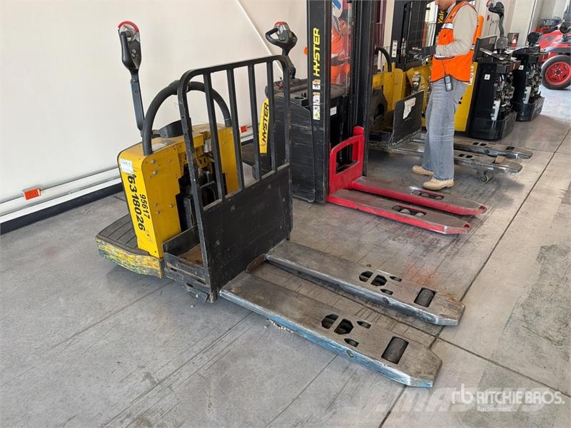 Yale MPE060LVGN24T2748 Handhubwagen