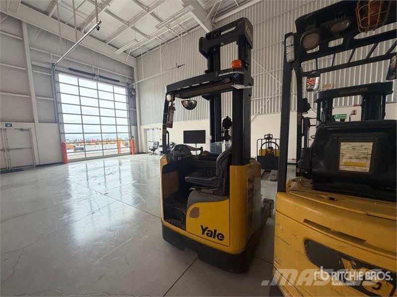 Yale MR16 3500 lb Montacargas Electrico / Reach Truck Viljuškari sa pomičnim stupom