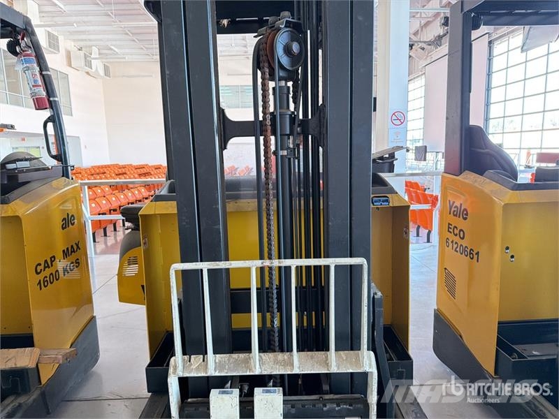 Yale MR16 3500 lb Montacargas Electrico / Reach Truck Tolóoszlopos targonca