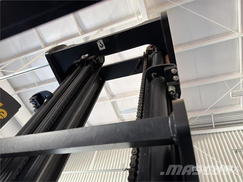 Yale MR16 3500 lb Montacargas Electrico / Reach Truck شاحنة مناولة
