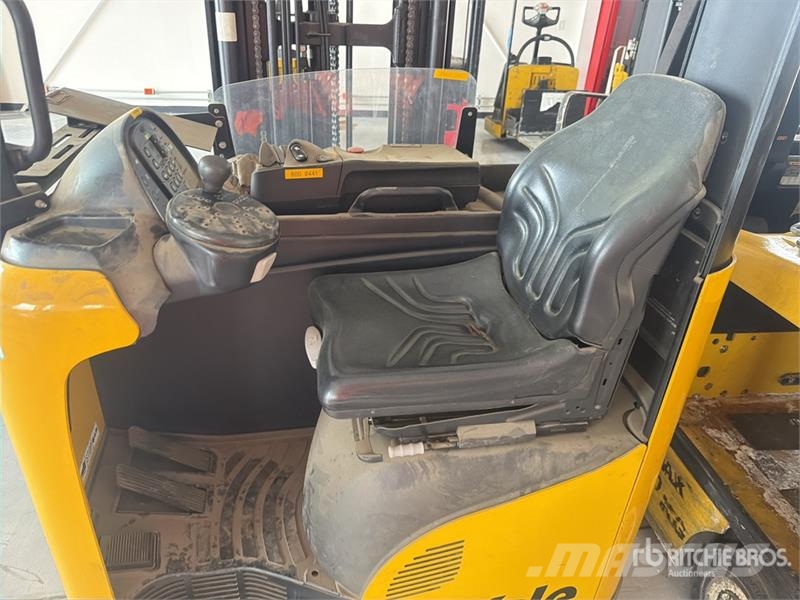 Yale MR16 3500 lb Montacargas Electrico / Reach Truck Viljuškari sa pomičnim stupom