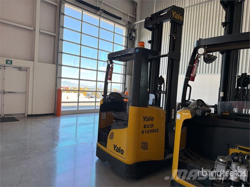 Yale MR16 3500 lb Montacargas Electrico / Reach Truck شاحنة مناولة