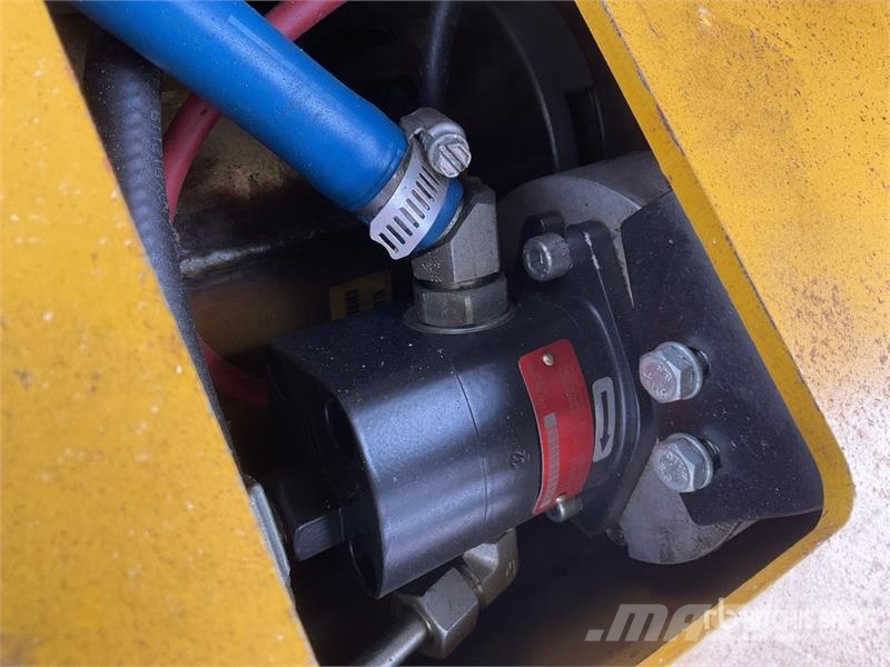 Yale NDR035EBNM36TE157 3000 lb Montacragas Electrico / 리치 트럭