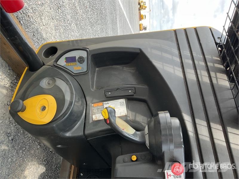 Yale NDR035EBNM36TE157 3000 lb Montacragas Electrico / 리치 트럭