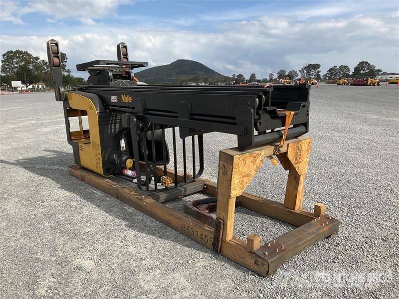 Yale NDR035EBNM36TE157 3000 lb Montacragas Electrico / 리치 트럭