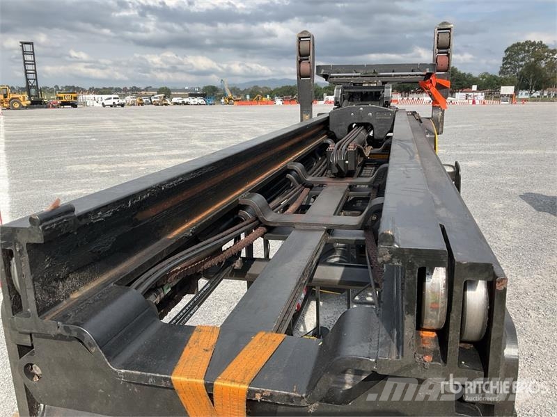 Yale NDR035EBNM36TE157 3000 lb Montacragas Electrico / 리치 트럭