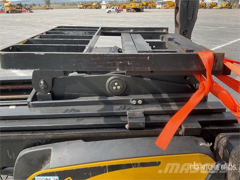 Yale NDR035EBNM36TE157 3000 lb Montacragas Electrico / 리치 트럭