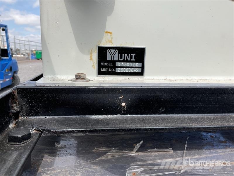 Yuni D1500DC 1500 L Skid Mounted Steel Diesel Tanque pa Fuel and additive tanks