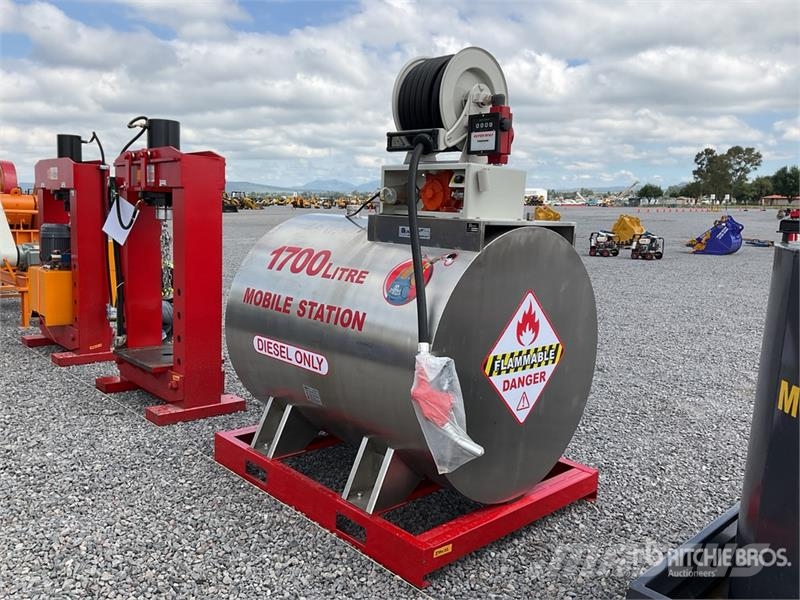 Yuni D1700DC 1700 L Skid Mounted Steel Diesel Tanque pa Fuel and additive tanks
