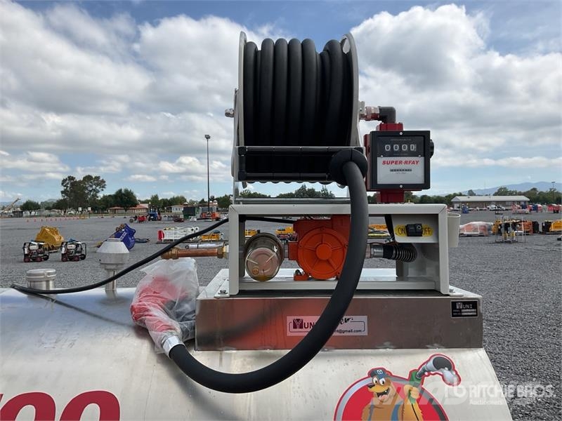 Yuni D1700DC 1700 L Skid Mounted Steel Diesel Tanque pa Fuel and additive tanks