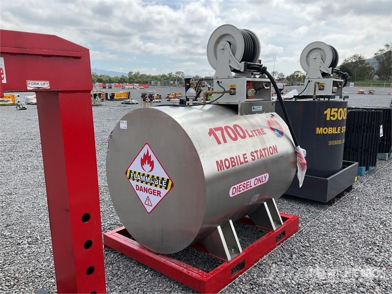 Yuni D1700DC 1700 L Skid Mounted Steel Diesel Tanque pa Fuel and additive tanks