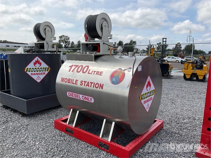 Yuni D1700DC 1700 L Skid Mounted Steel Diesel Tanque pa Fuel and additive tanks