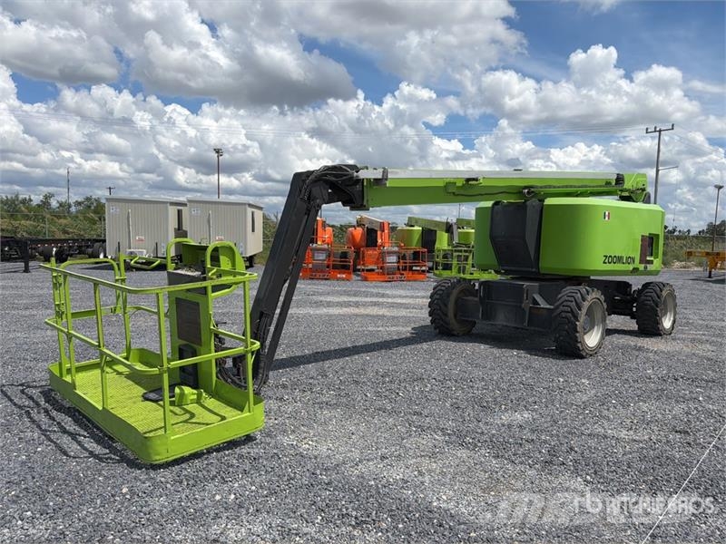 Zoomlion ZA24J 4WD Diesel Elevador Articulado / Articulatin Articulated boom lifts