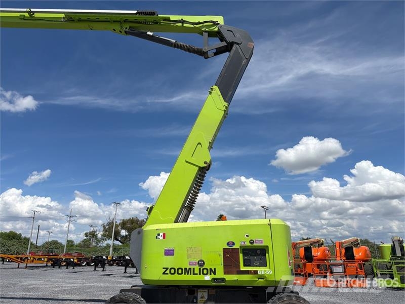 Zoomlion ZA24J 4WD Diesel Elevador Articulado / Articulatin Articulated boom lifts