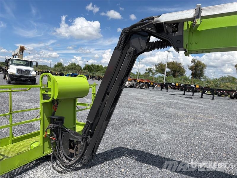 Zoomlion ZA24J 4WD Diesel Elevador Articulado / Articulatin Articulated boom lifts