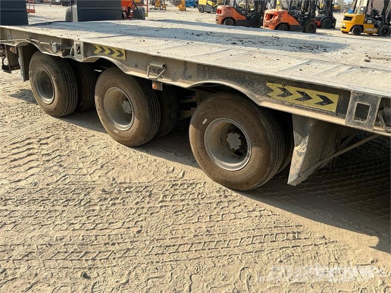 15 m Tri/A Step Deck Trailer Низькорамні причепи