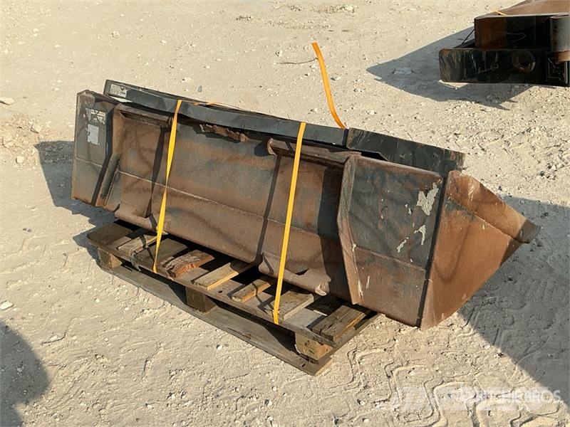 1800 mm Skid Steer Forks w/ Skid Steer Bucket Kašike / Korpe