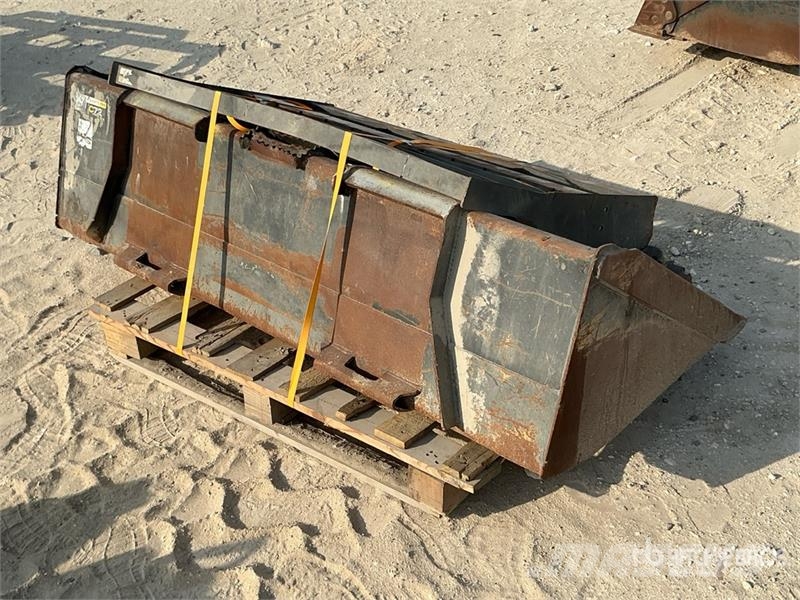 1800 mm Skid Steer Forks w/ Skid Steer Bucket Kašike / Korpe