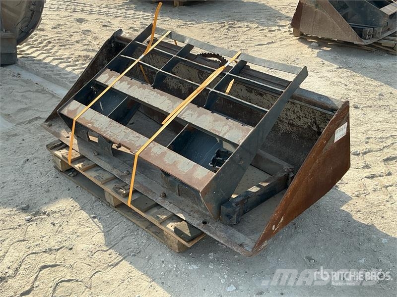 1800 mm Skid Steer Forks w/ Skid Steer Bucket Kašike / Korpe