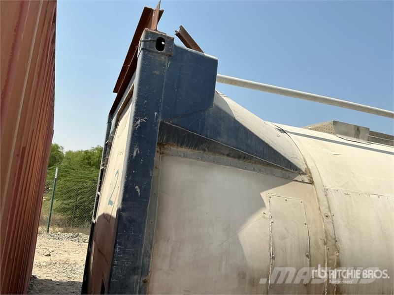  23845 L Containerized Diesel Tank صهاريج الوقود والصهاريج الإضافية