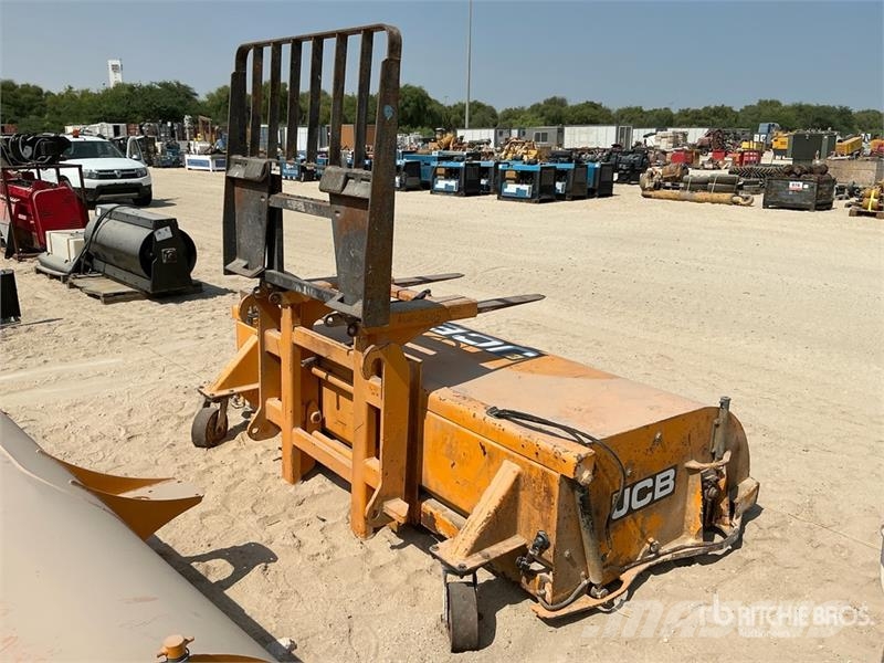 2500 mm Hydraulic Sweeper w/ Forks - Fits Forklift Друг прикачен инвентар и компоненти
