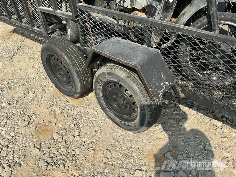 5.5 M T/A Tow Behind Trailer w/Quantity of 17 Scoo Прочие прицепы
