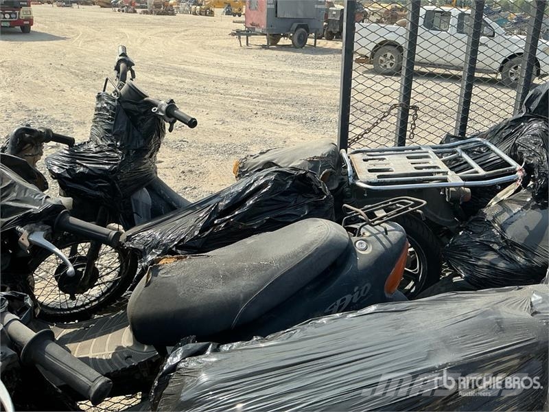5.5 M T/A Tow Behind Trailer w/Quantity of 17 Scoo Прочие прицепы