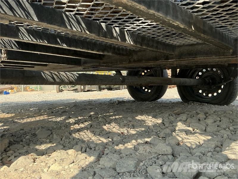 5.5 M T/A Tow Behind Trailer w/Quantity of 17 Scoo Прочие прицепы