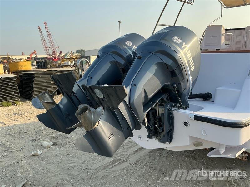  9 m Jet Boat w/ T/A Trailer زوارق العمل / مراكب شحن