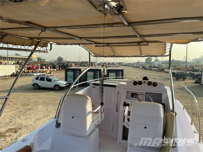  9 m Jet Boat w/ T/A Trailer زوارق العمل / مراكب شحن