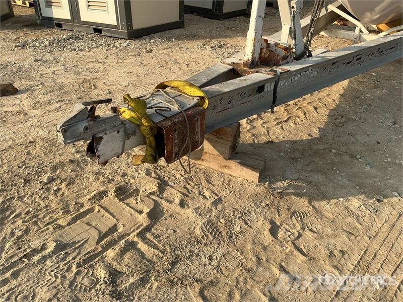  9 m Jet Boat w/ T/A Trailer زوارق العمل / مراكب شحن