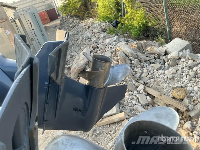  9 m Jet Boat w/ T/A Trailer زوارق العمل / مراكب شحن