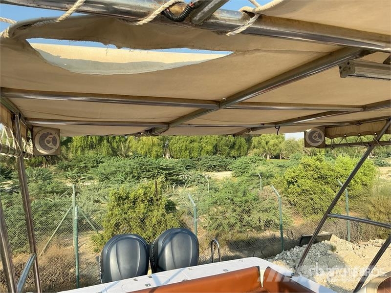  9 m Jet Boat w/ T/A Trailer زوارق العمل / مراكب شحن