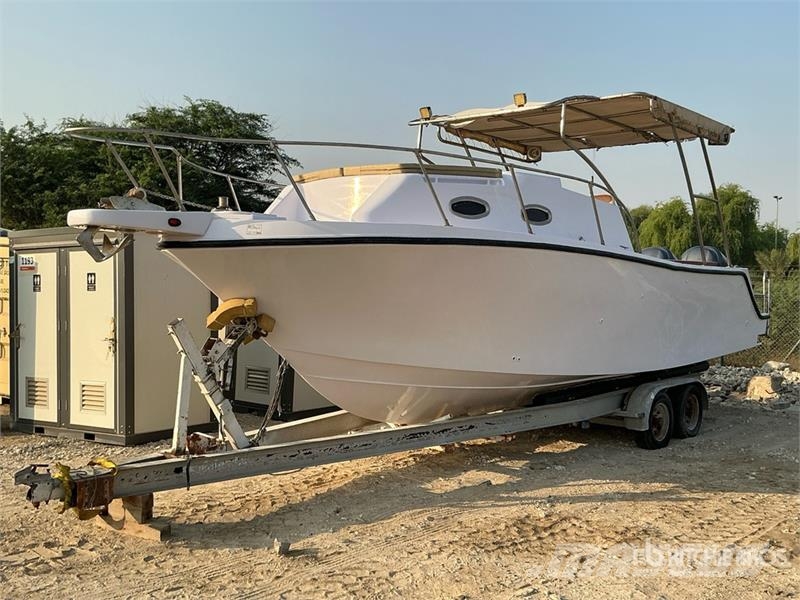  9 m Jet Boat w/ T/A Trailer زوارق العمل / مراكب شحن