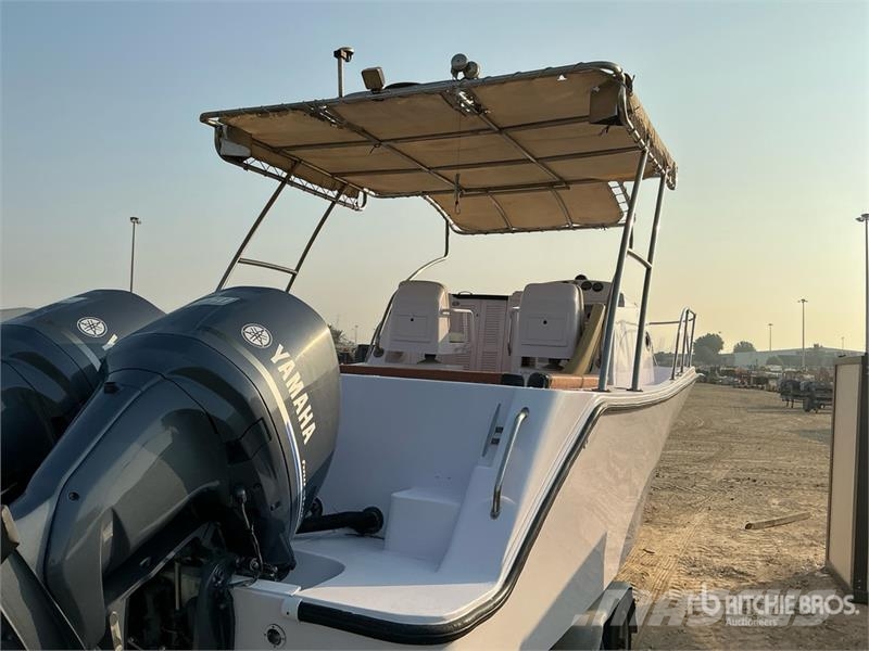  9 m Jet Boat w/ T/A Trailer زوارق العمل / مراكب شحن