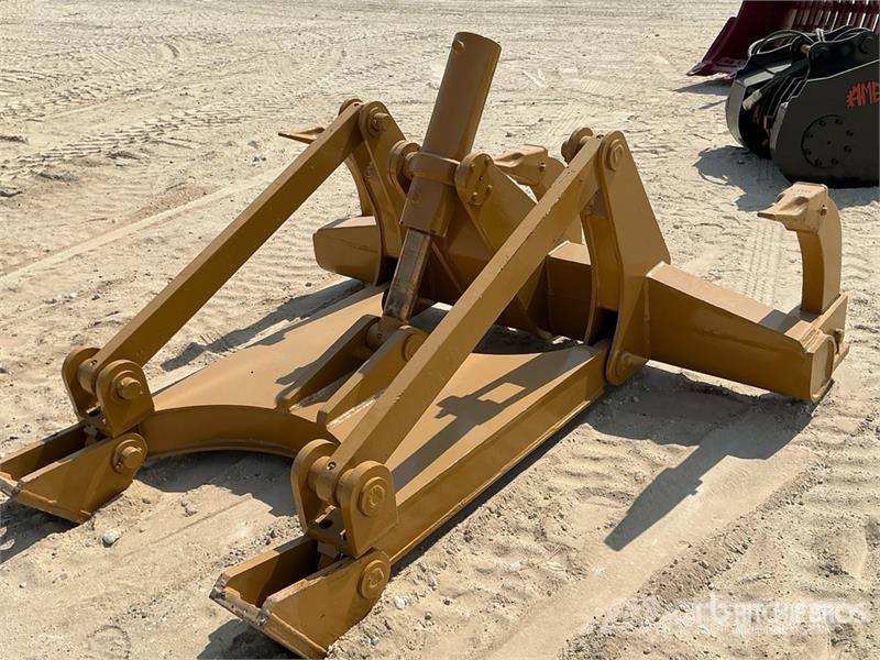 AME Multi Shank Crawler Tractor Ripper - Fits Cat D6 ( مكونات أخرى
