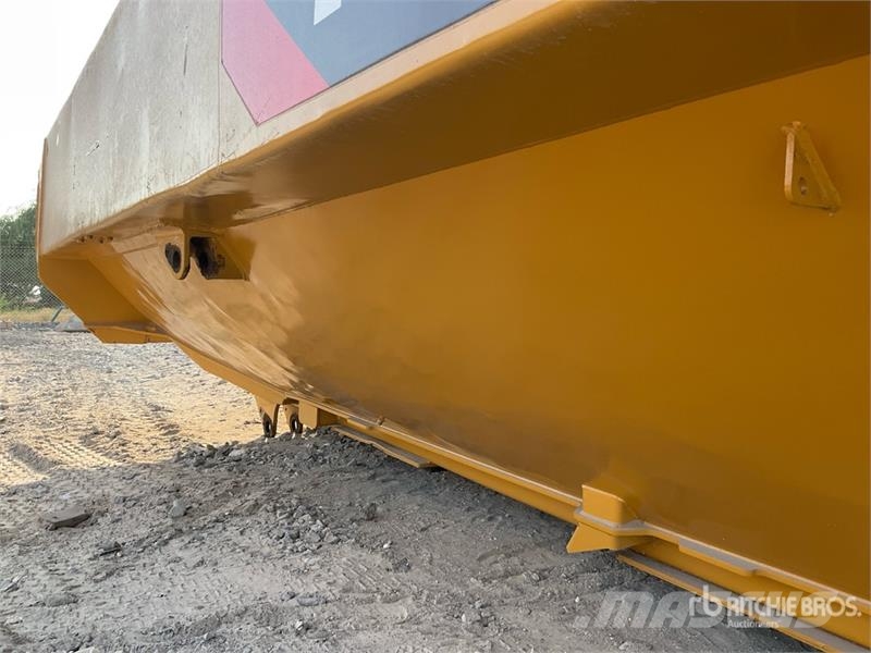 Articulated Dump Truck Body - Fits Cat 740B Vehículos de caha cerrada