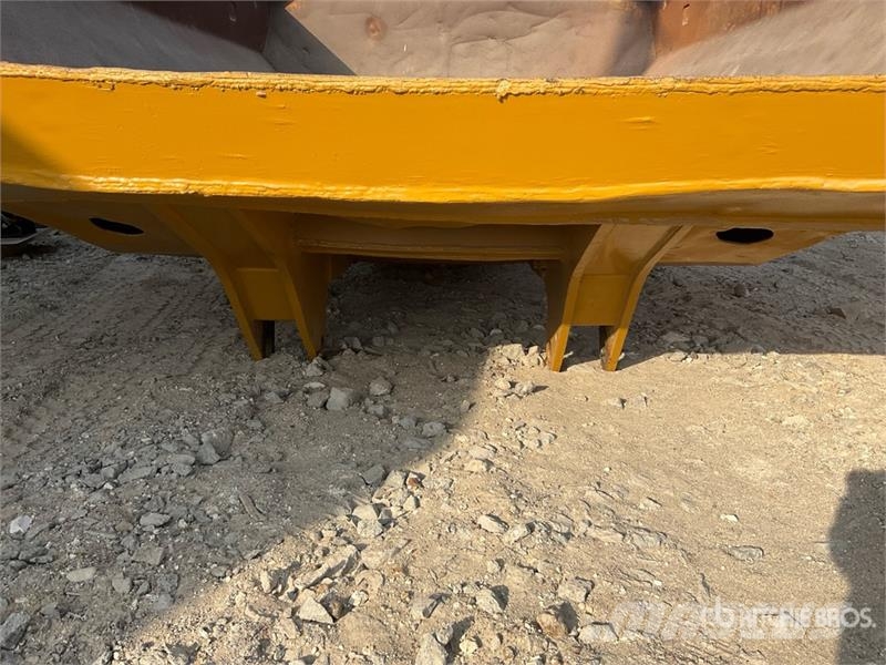Articulated Dump Truck Body - Fits Cat 740B Vehículos de caha cerrada