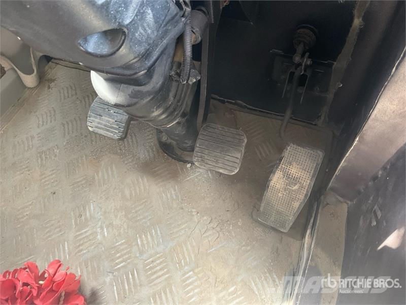 Ashok Leyland Falcon 4x2 51-Seat Transit Bus Minibussen