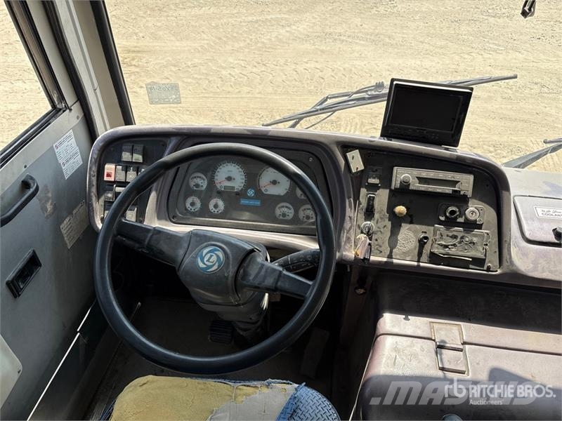 Ashok Leyland Falcon 4x2 53-Seat Transit Bus Mini autobusi