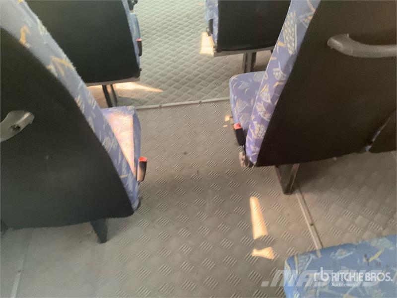 Ashok Leyland Falcon 4x2 51-Seat Transit Bus Minibussen