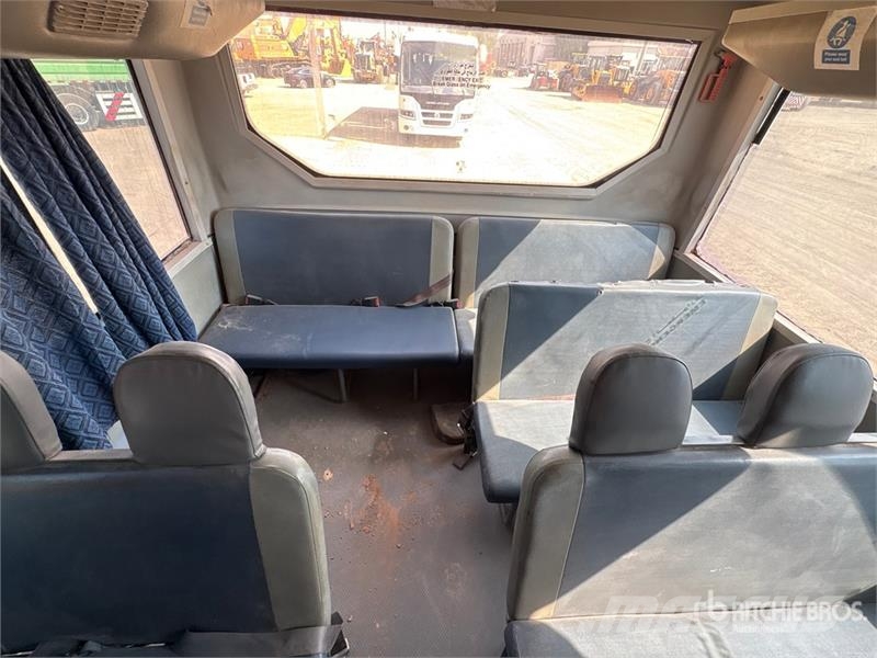 Ashok Leyland Falcon 4x2 64-Seat Transit Bus Minibussen
