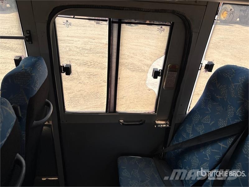 Ashok Leyland Falcon 4x2 53-Seat Transit Bus Mini autobusi