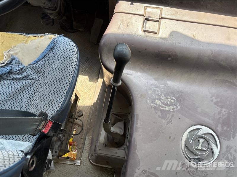 Ashok Leyland Falcon 4x2 53-Seat Transit Bus Mini autobusi