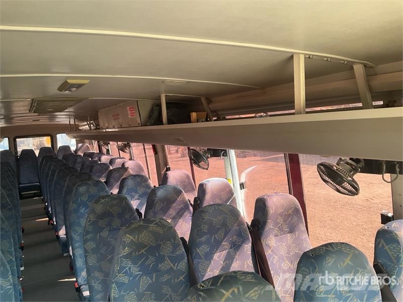 Ashok Leyland Falcon 4x2 51-Seat Transit Bus Minibussen