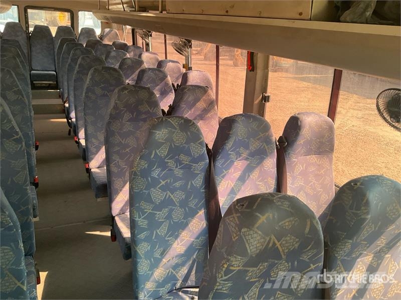 Ashok Leyland Falcon 4x2 51-Seat Transit Bus Minibussen