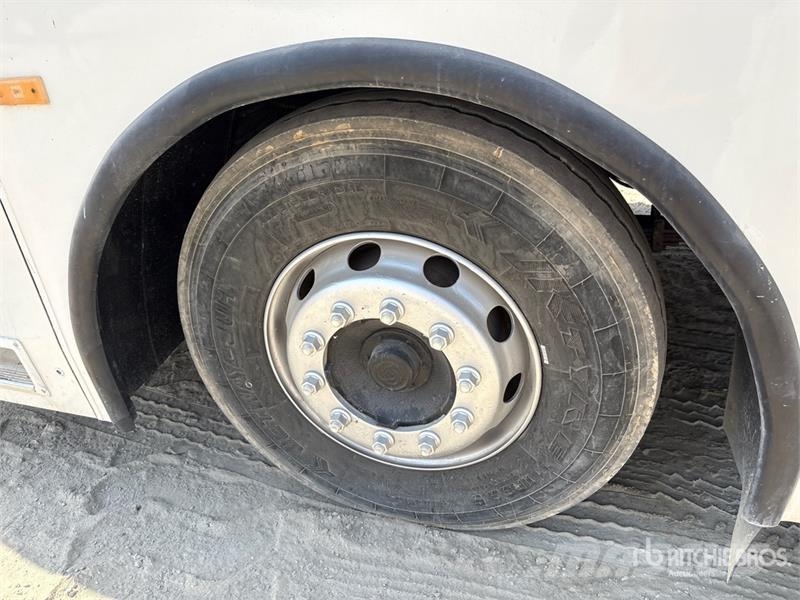 Ashok Leyland Falcon 4x2 53-Seat Transit Bus Mini autobusi