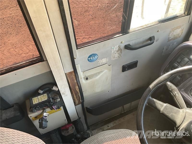 Ashok Leyland Falcon 4x2 51-Seat Transit Bus Minibussen