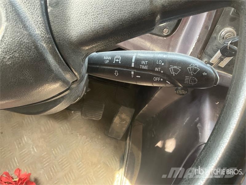 Ashok Leyland Falcon 4x2 51-Seat Transit Bus Minibussen